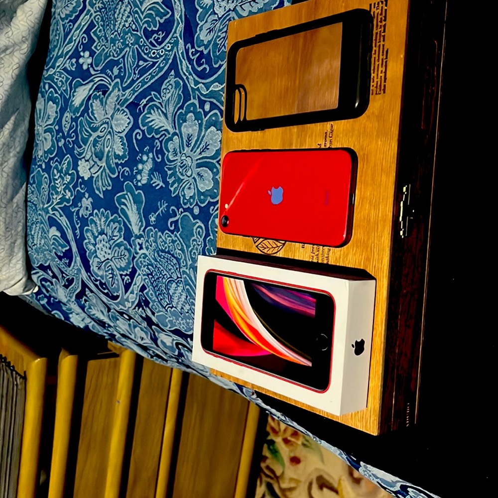 iPhone red 7